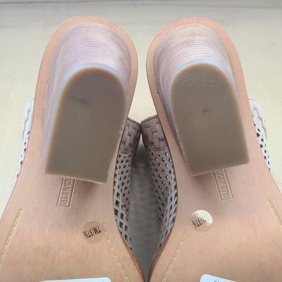 NIB Vince Camuto Fritzey Booties - Picture 5 of 7